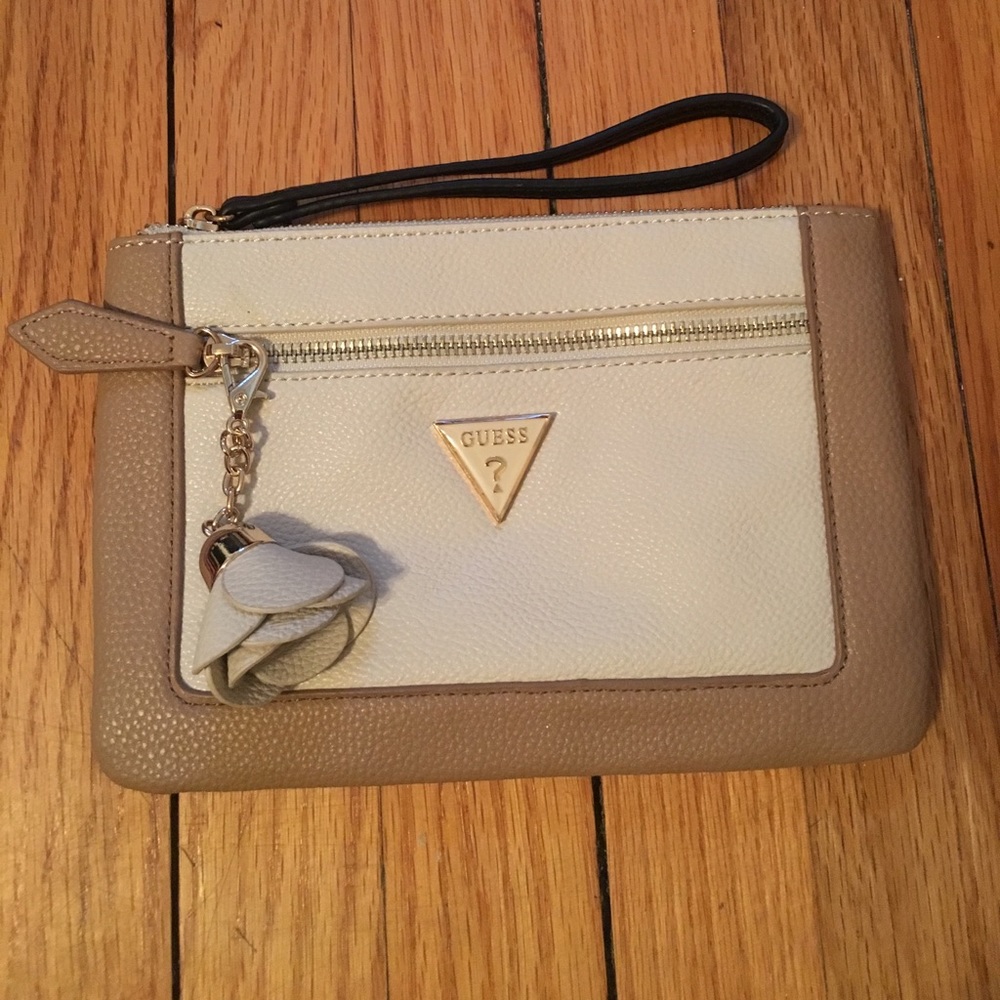 Guess Clutch Purse NWOT (White and Tan)